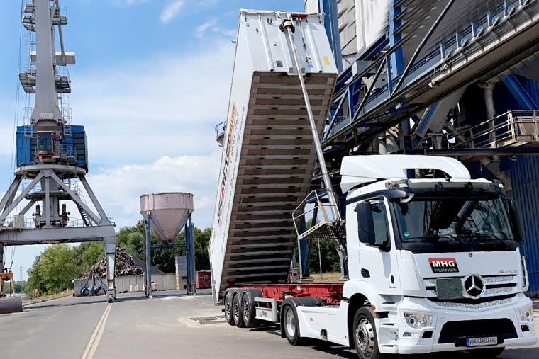 Holzpelletslager, Schmierstoff- und Tanklager am Firmensitz in Föritztal / Mönchsberg